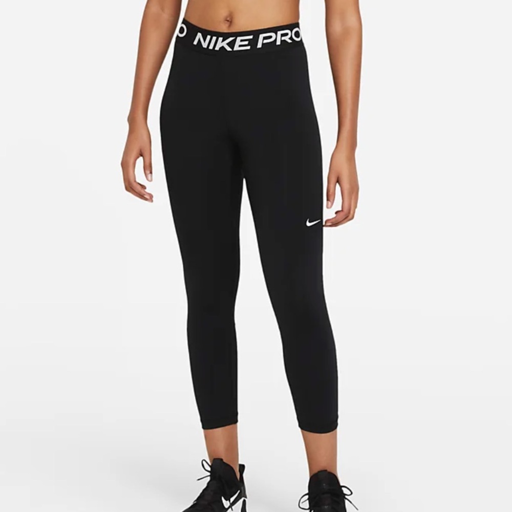 Nike Pro capri length leggings (L)